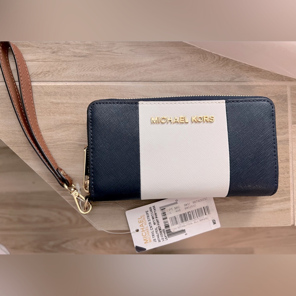 New MICHAEL KORS wrist wallet